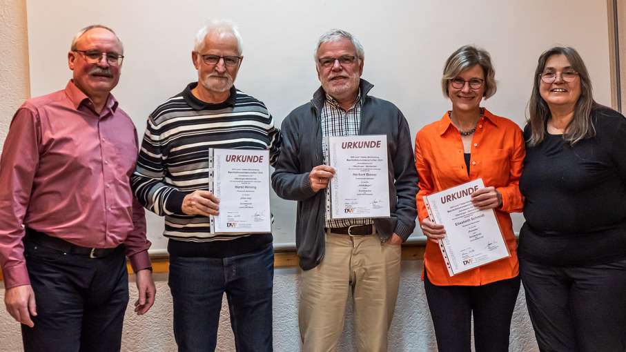 von links – Bezirksleiter Siegmar Riede mit Sonderpreisen der Juroren, Horst Hirning, Herbert Bieser, Elisabeth Schmidt und Marion Müller