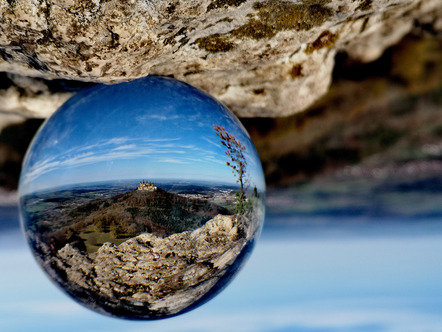 HE 3 - Anne-Kathrin - Kiesel - Blick - in - die - Glaskugel - Annahme